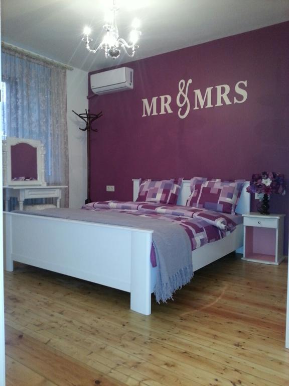 Florata Apartment Burgas Bagian luar foto
