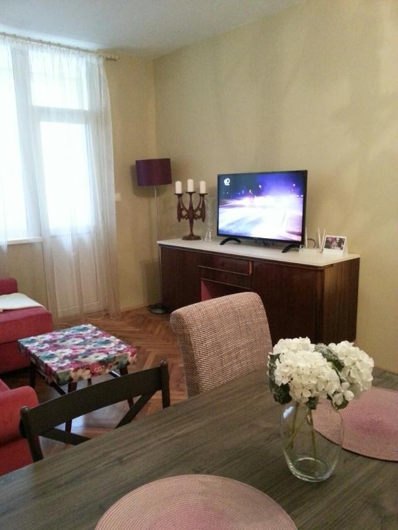 Florata Apartment Burgas Bagian luar foto