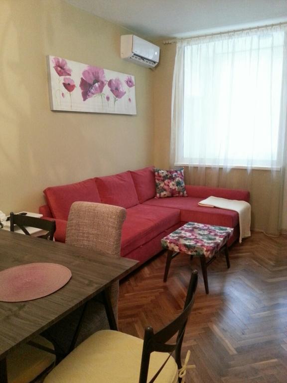Florata Apartment Burgas Bagian luar foto