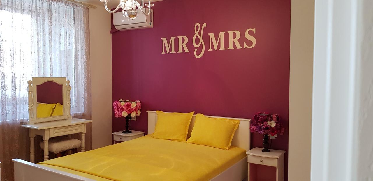 Florata Apartment Burgas Bagian luar foto
