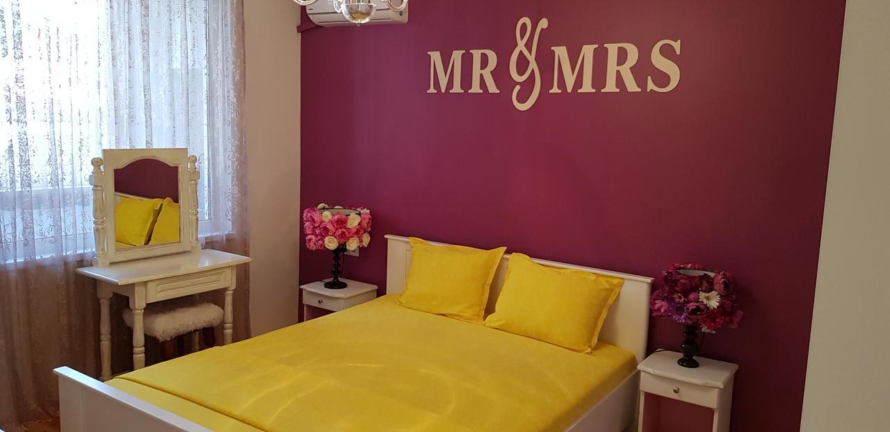 Florata Apartment Burgas Bagian luar foto